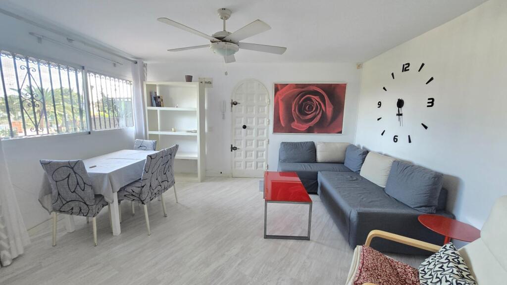 Imagen 2 de Apartamento en planta baja con piscina y parking comunitario en Playamar