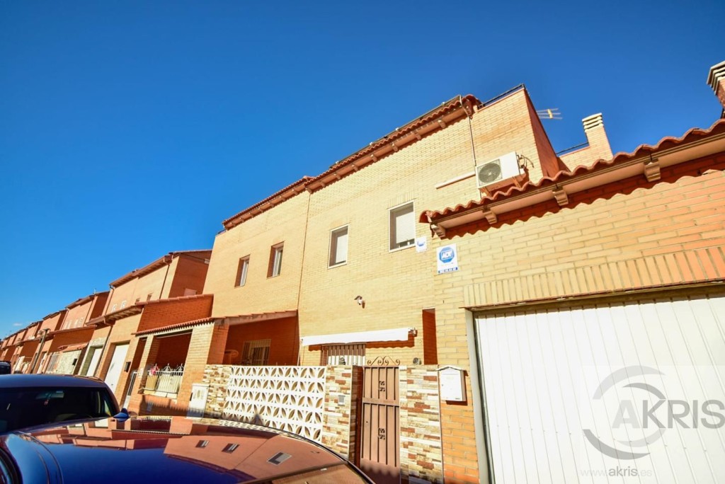 Imagen 3 de Fantástico chalet de 4 dormitorios para entrar a vivir en Chozas de Canales