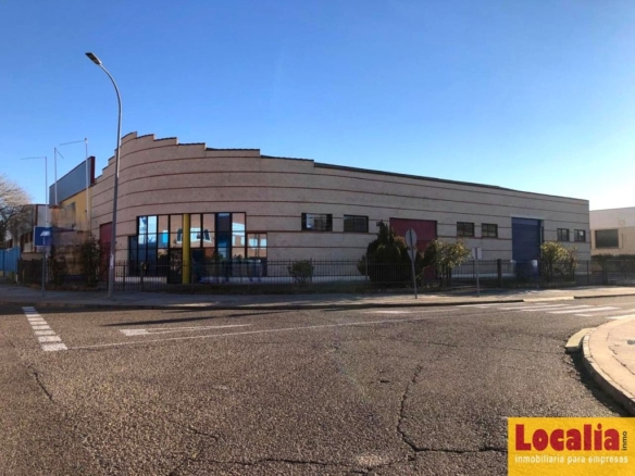 Imagen 2 de Interesante nave de 800 metros en venta