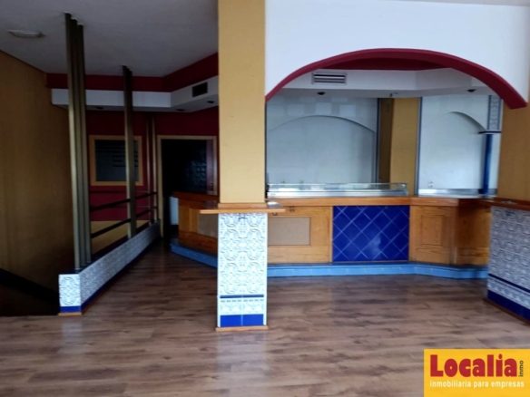 Imagen 2 de Amplio local con licencia restauración