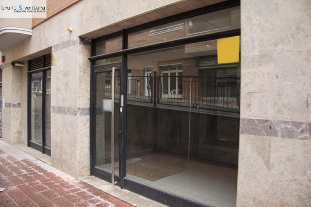 Imagen 2 de LOCAL EN TORREDEMBARRA