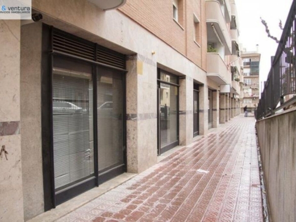 Imagen 3 de LOCAL EN TORREDEMBARRA