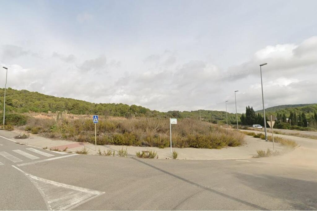 Imagen 1 de En venta solar industria en Calafell