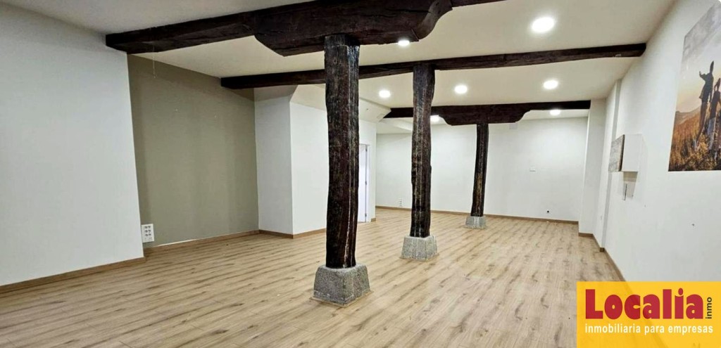 Imagen 2 de Local de 100 m² en zona prime de Santander