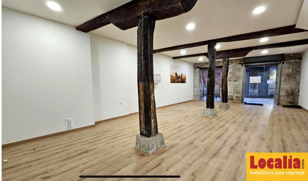 Imagen 1 de Local de 100 m² en zona prime de Santander