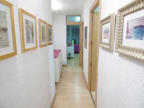 Imagen 2 de DESDE 609 € AL MES - PISO EN VENTA EN EL CENTRO DE MANRESA REFORMADO CON 4 HAB.