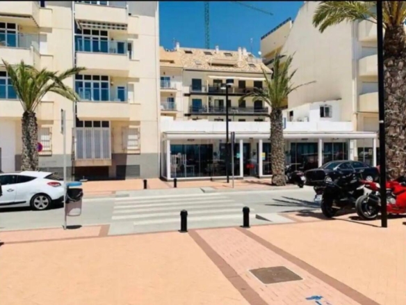 Imagen 1 de OPORTUNIDAD DE INVERSIÓN!! Piso de 2 dorm. en Paseo Marítimo Fuengirola