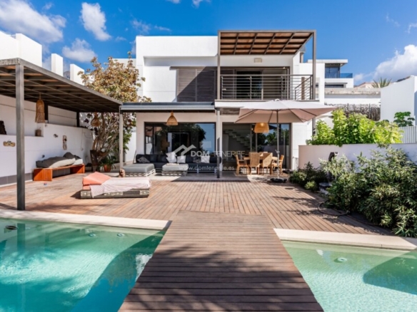 Imagen 1 de Casa-Chalet en Venta en Adeje Santa Cruz de Tenerife
