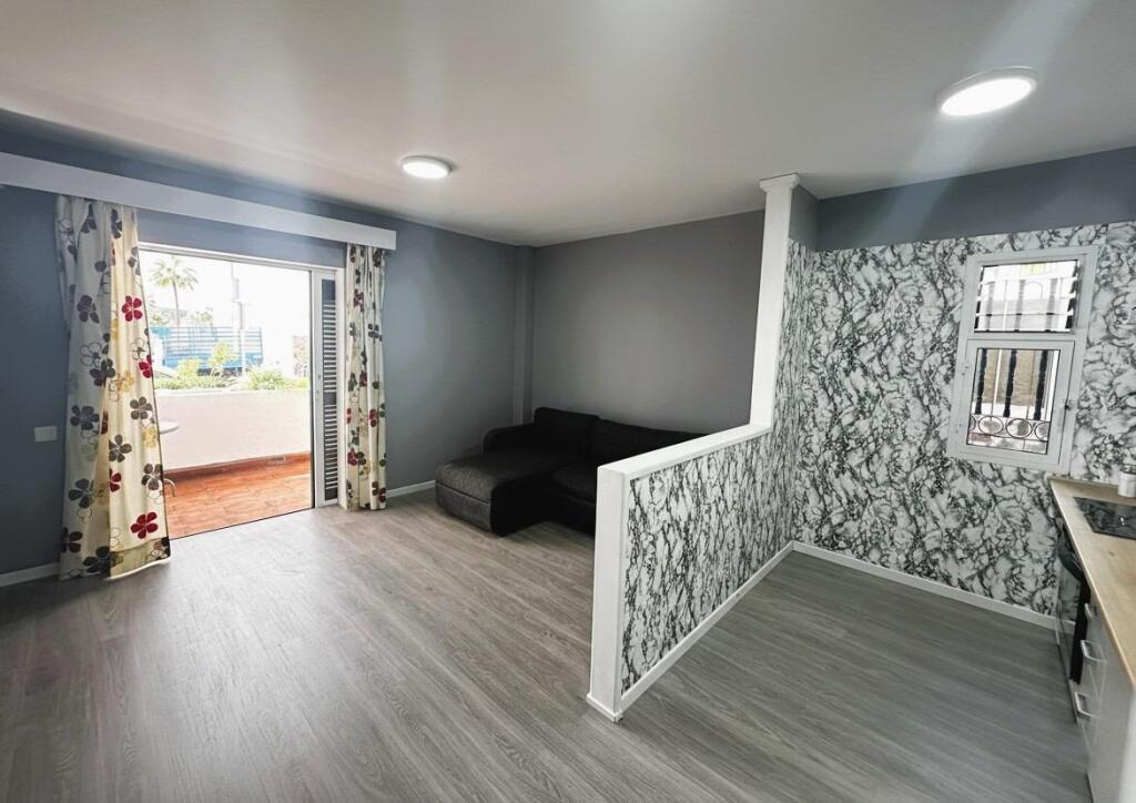 Imagen 3 de Oportunidad de inversión en Los Cristianos – Complejo Chipeque