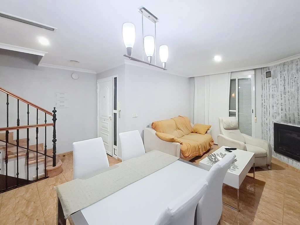 Imagen 4 de FANTASTICO CHALET ADOSADO EN LLANERA DE RANES