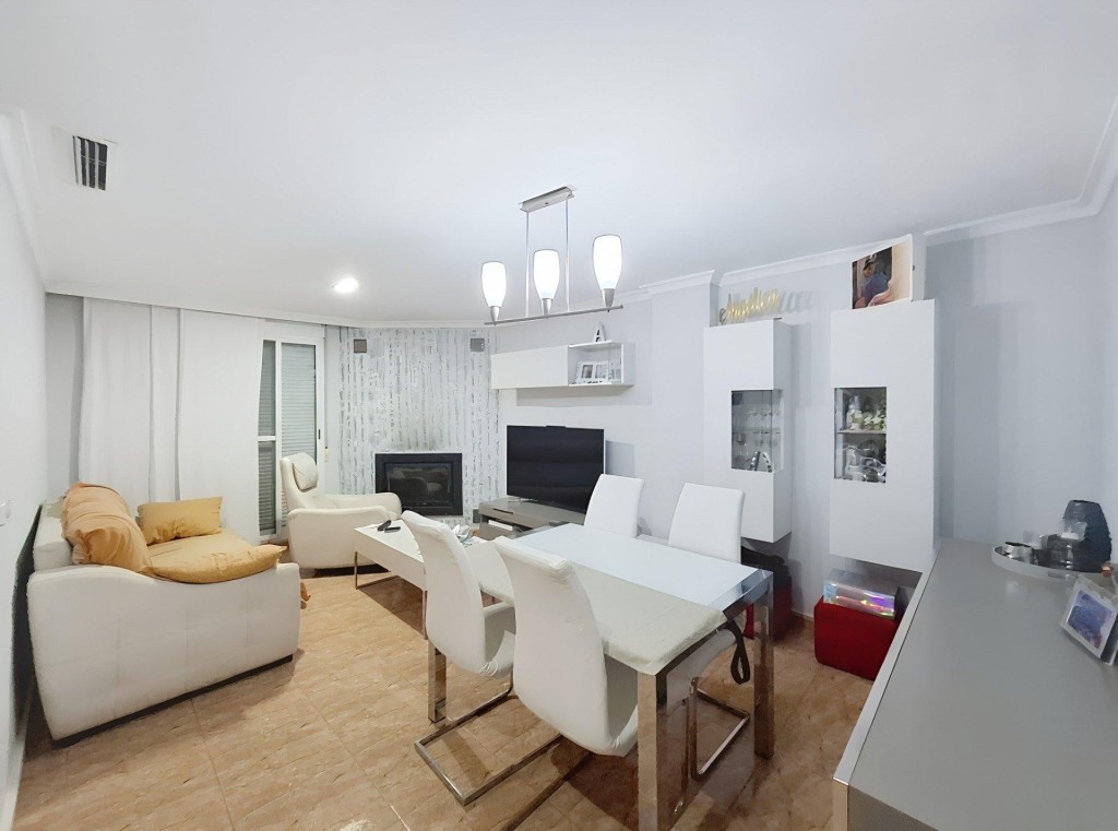 Imagen 1 de FANTASTICO CHALET ADOSADO EN LLANERA DE RANES