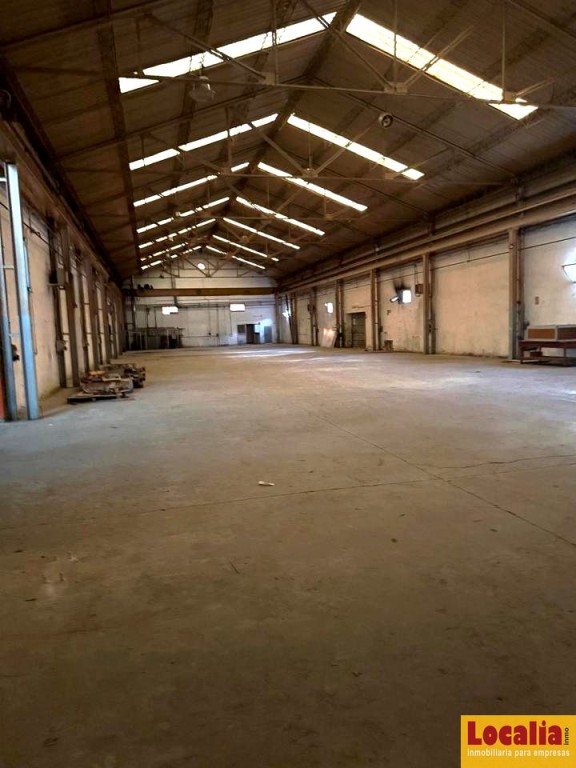Imagen 1 de Impresionante nave industrial 4000m² en Valladolid