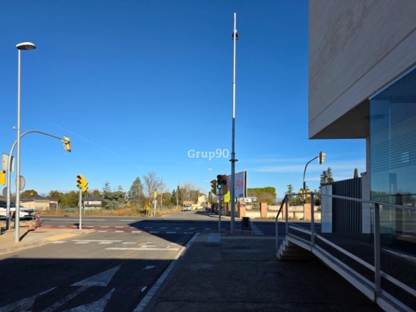 Imagen 4 de ?️ Derecho de superficie en Rovira Roure (Lleida) – Parcela en zona estratégica apta para servicios públicos