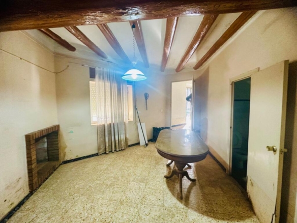 Imagen 3 de Preciosa casa de pueblo esquinera en Godall