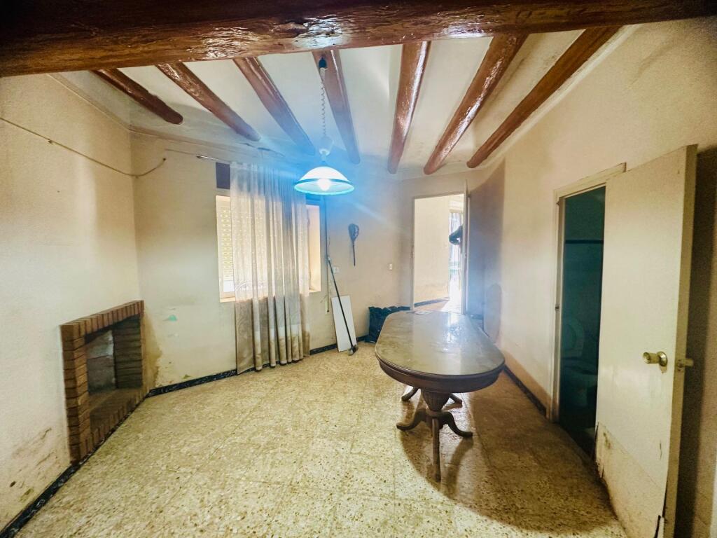 Imagen 3 de Preciosa casa de pueblo esquinera en Godall