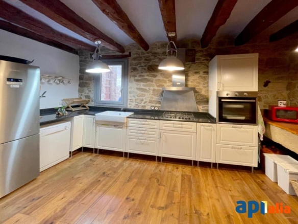 Imagen 1 de ? EXCLUSIVA APIALIA – Casa única en el centro de La Fuliola