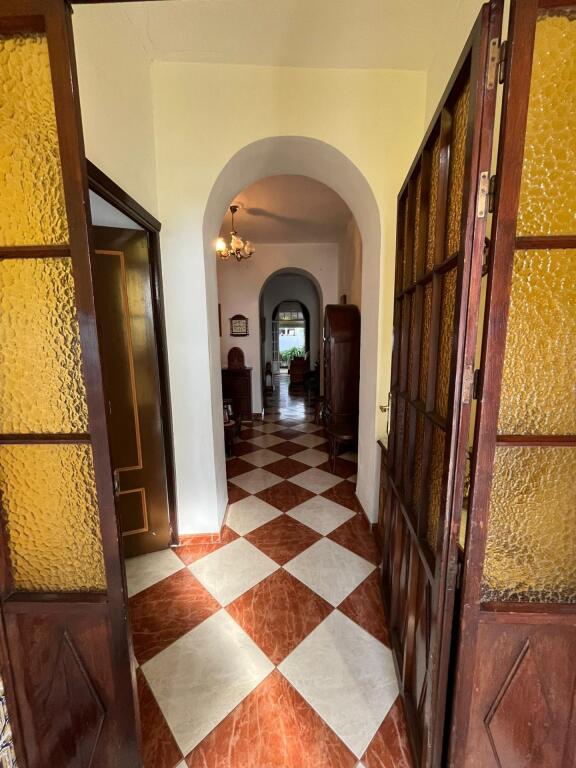 junto Plaza Nuestra Señora del Rocío!!!