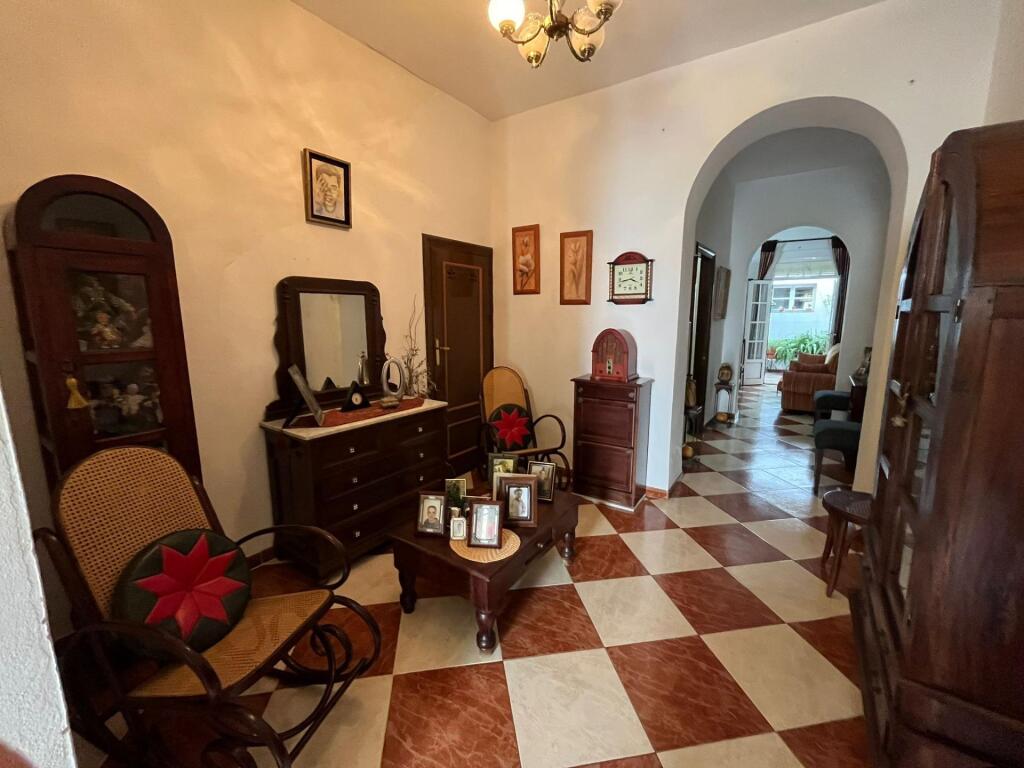 junto Plaza Nuestra Señora del Rocío!!!