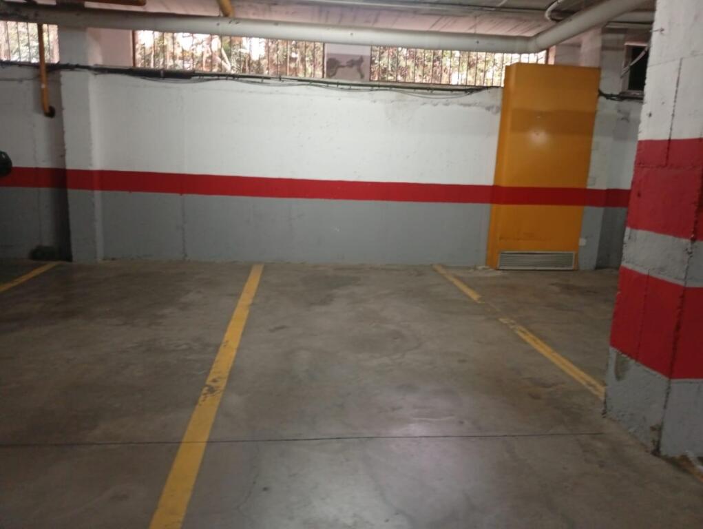 Imagen 3 de Plaza de garaje en venta en Avenida de Jerez!!!