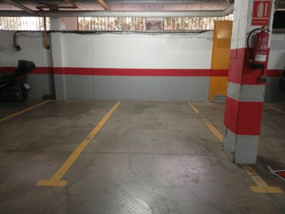 Imagen 4 de Plaza de garaje en venta en Avenida de Jerez!!!