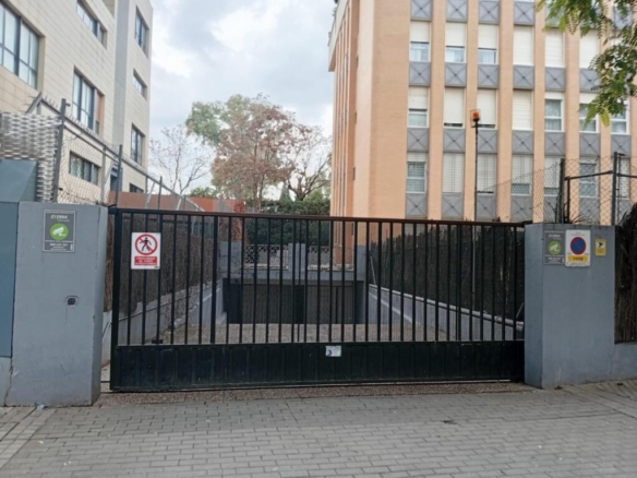 Imagen 1 de Plaza de garaje en venta en Avenida de Jerez!!!