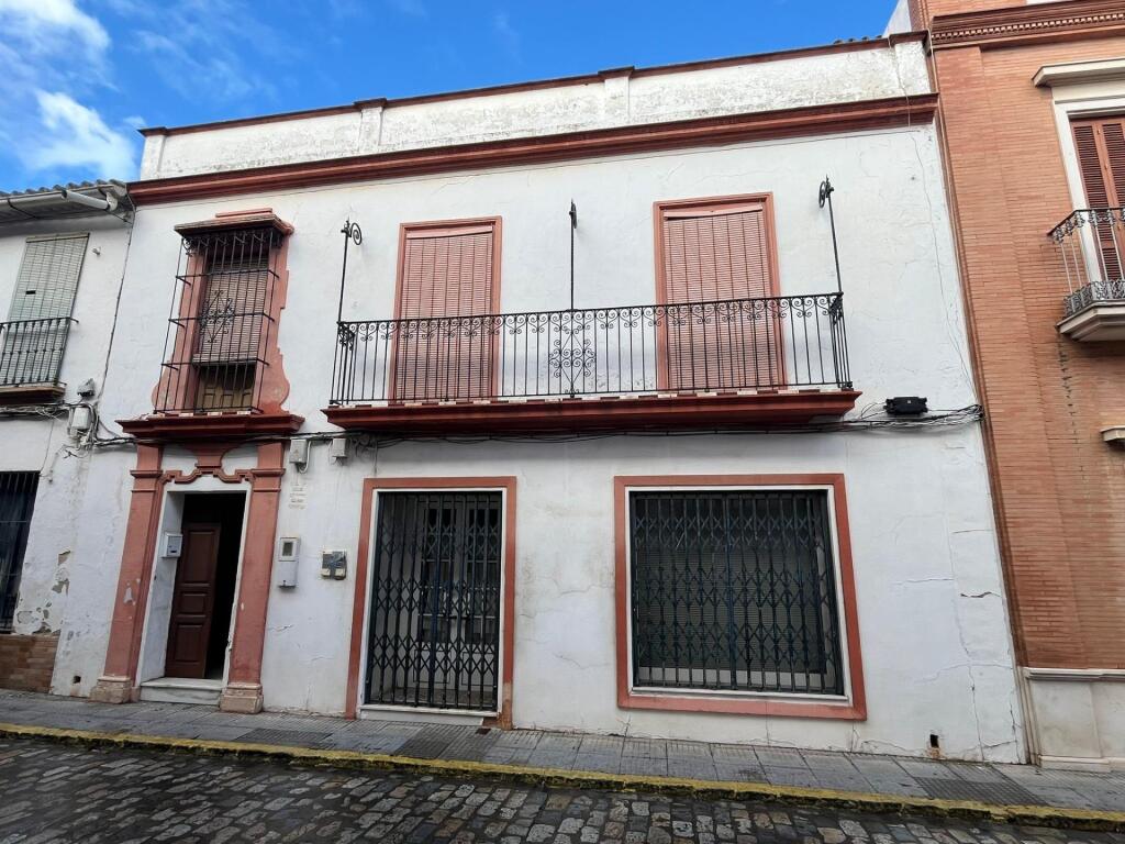 Imagen 1 de Casa para reformar en el Centro de La Palma del Condado!!!