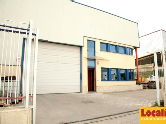 Imagen 2 de Estupenda nave industrial de 805m² en Palencia.