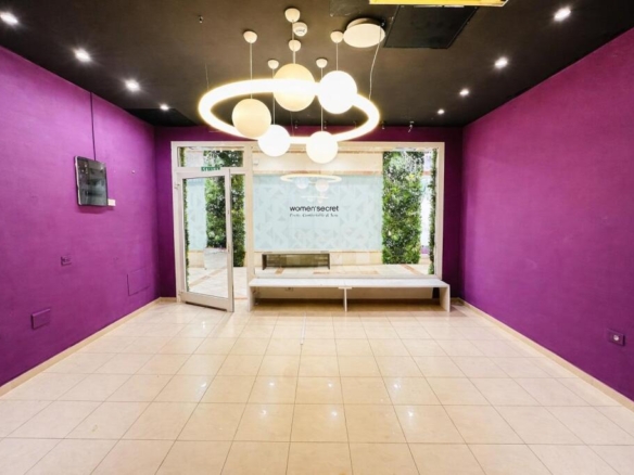 Imagen 4 de Se vende local comercial en la Milla de Oro – Playa de las Américas