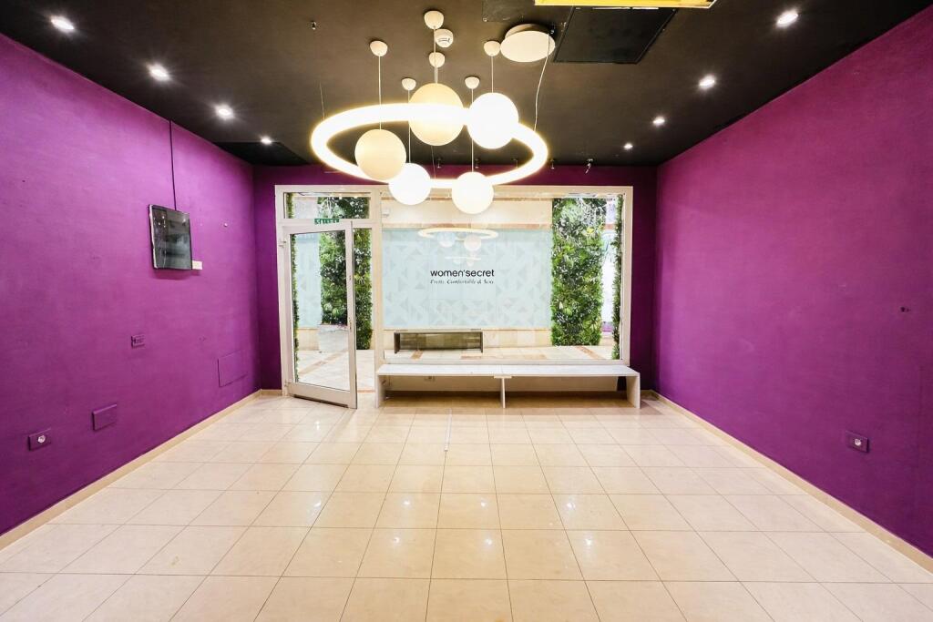 Imagen 4 de Se vende local comercial en la Milla de Oro – Playa de las Américas