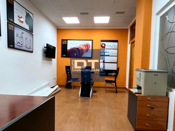 Imagen 2 de Local profesional 145 m² 4 despachos cerca de la Feria Barrio Pilar