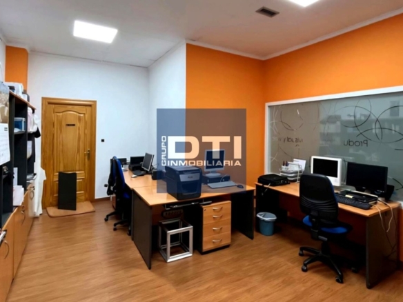 Imagen 3 de Local profesional 145 m² 4 despachos cerca de la Feria Barrio Pilar