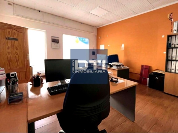 Imagen 1 de Local profesional 145 m² 4 despachos cerca de la Feria Barrio Pilar