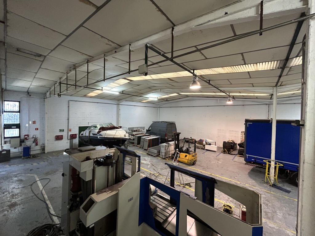 Imagen 3 de Nave industrial en Alquiler en Barbera Del Valles Barcelona