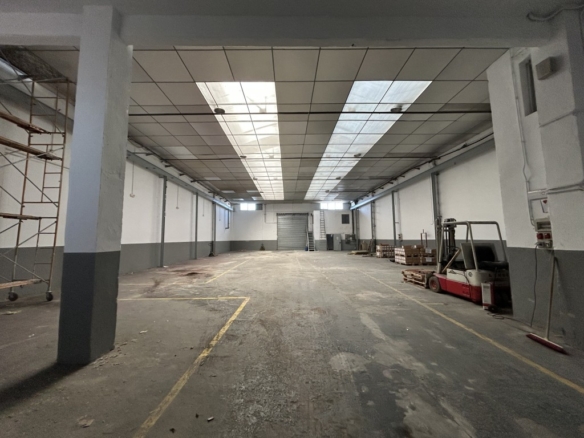 Imagen 3 de Nave industrial en Alquiler en Barbera Del Valles Barcelona