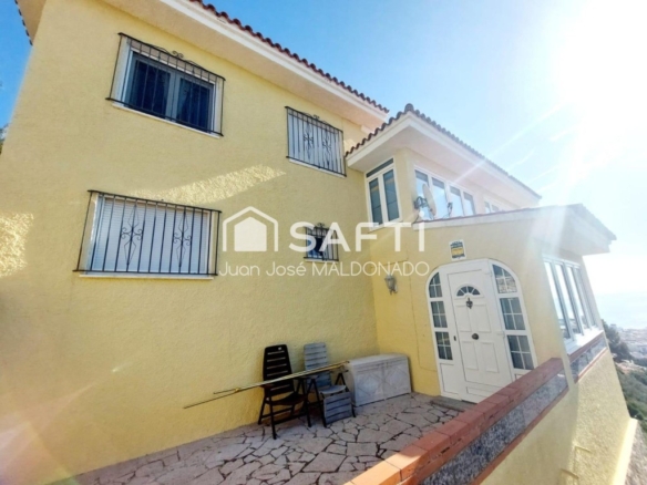 Imagen 1 de Villa con vistas al mar y al Castillo de Peñíscola