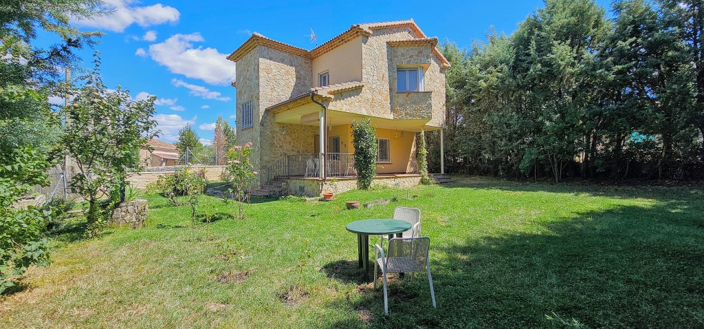 Imagen 1 de Casa-Chalet en Venta en Sigueruelo Segovia
