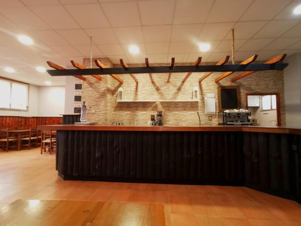 Imagen 4 de OPORTUNIDAD · LOCAL DE HOSTELERÍA LUMINOSO Y CON SALIDA DE HUMOS EN VIGO