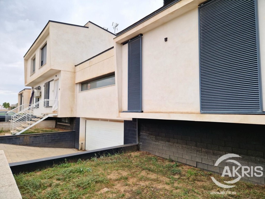 Imagen 2 de CHALET DE DISEÑO EN BURGUILLOS DE TOLEDO