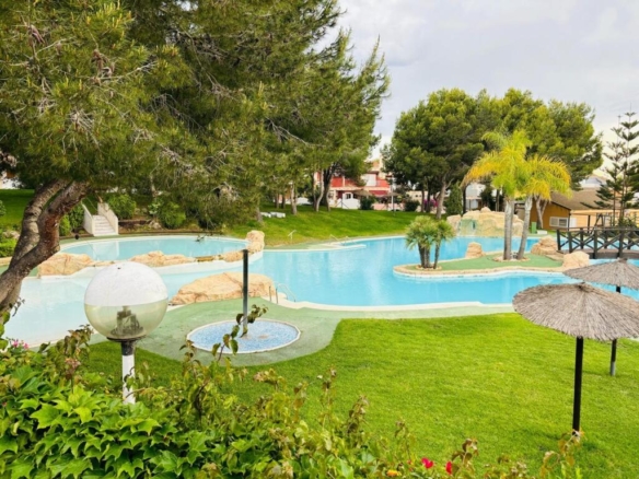 Imagen 1 de Encantador Chalet Pareado en Gran Alacant - Urbanización Monte Faro - El Club del Propietario Imagen 1 de Encantador Chalet Pareado en Gran Alacant - Urbanización Monte Faro