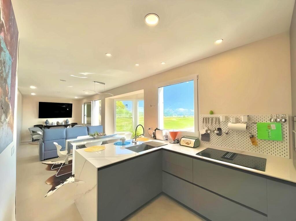 Imagen 1 de Magnífico piso en primera línea de la playa de Burriana