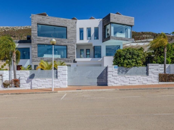 Imagen 2 de Exclusiva villa de lujo con vistas panorámicas en Jávea