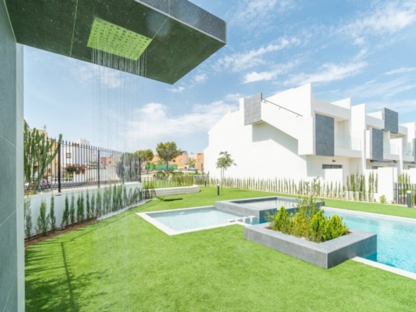 Imagen 1 de Nuevo conjunto residencial en Los Balcones (Torrevieja)