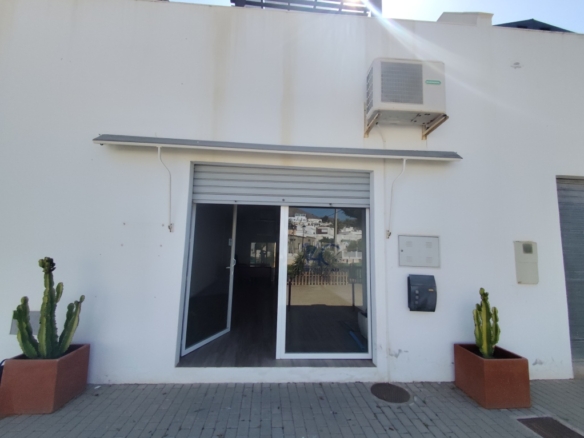Imagen 1 de Local comercial en Traspaso en Pozo De Los Frailes Almería