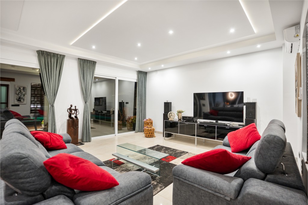 Imagen 4 de Casa-Chalet de Obra Nueva en Venta en Javea/Xabia Alicante