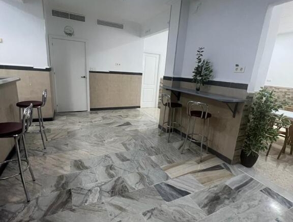 Imagen 1 de LOCAL COMERCIAL DIÁFANO A PIE DE CALLE EN SEVILLA ESTE - El Club del Propietario Imagen 1 de LOCAL COMERCIAL DIÁFANO A PIE DE CALLE EN SEVILLA ESTE