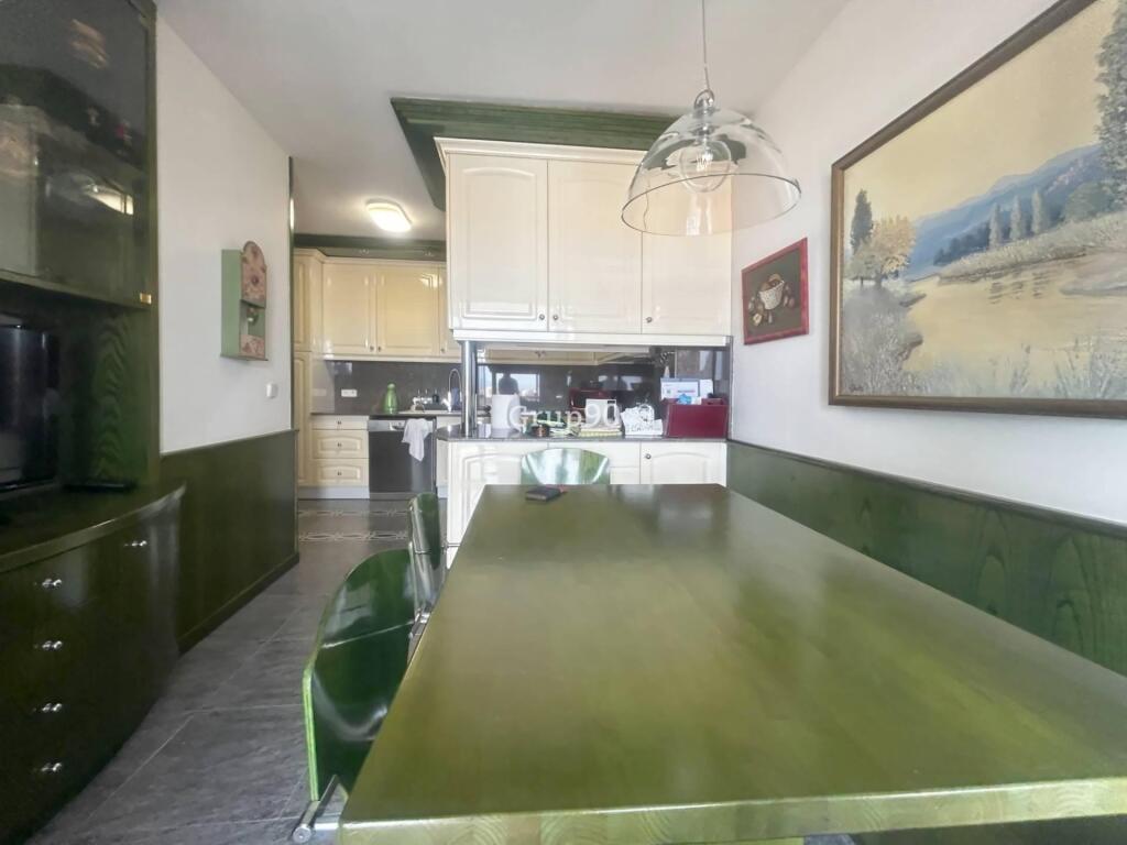 ¡a pocos minutos del Eix Comercial!