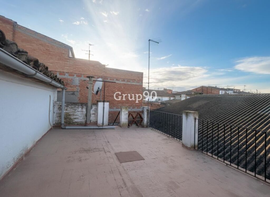 Imagen 2 de Casa de pueblo única en Artesa de Lleida + local + almacén