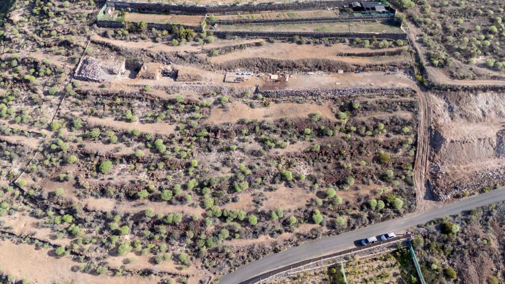 Imagen 2 de Terreno rústico en Chigora – con vistas al mar.