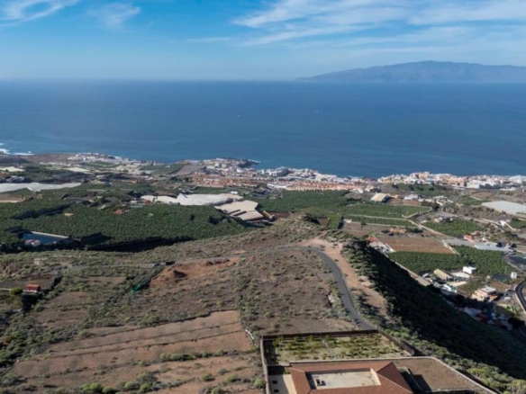 Imagen 1 de Terreno rústico en Chigora – con vistas al mar.