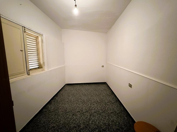 Imagen 4 de Se vende inmueble distribuido en 5 apartamentos